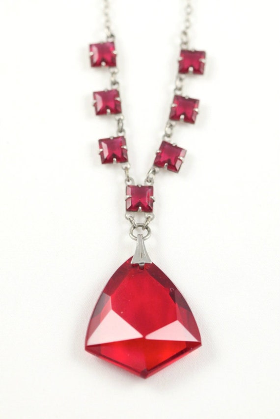 Art Deco Bohemian Red Crystal Pendant Necklace Cir