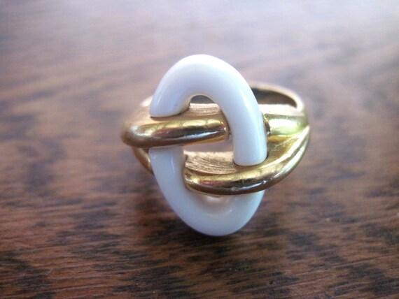 Trifari Oval Lucite Ring - image 1