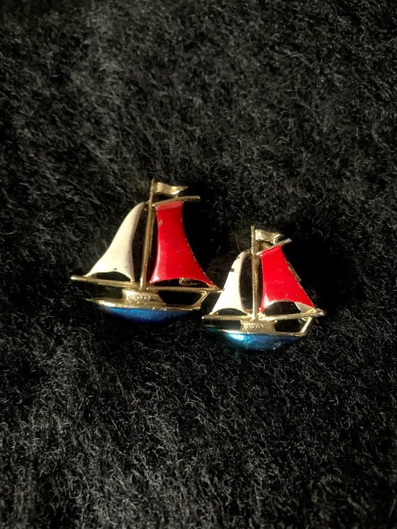 Red White & Blue Sailboat Brooches Made by Gerry's - image 4