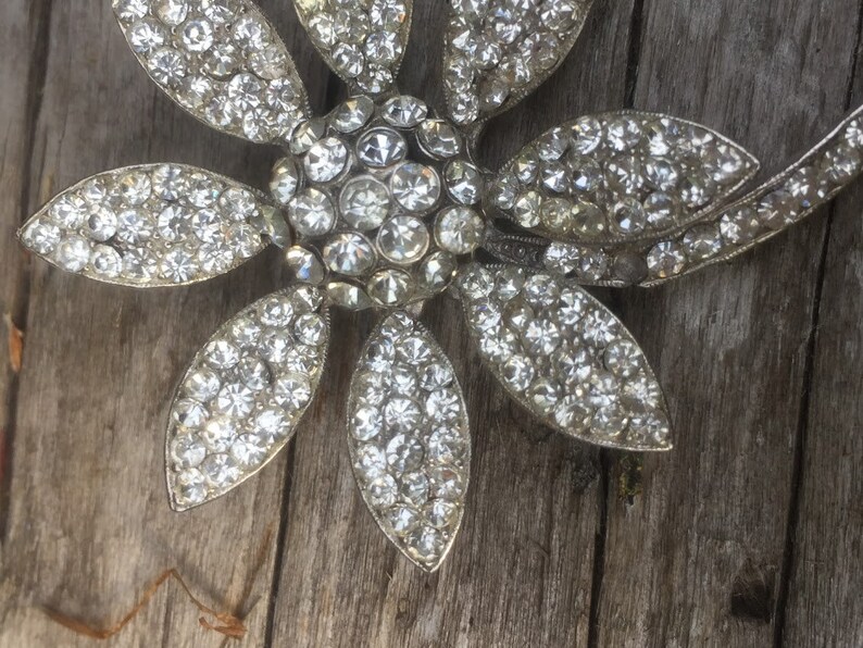 Weiss Flower Brooch