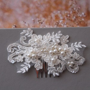 Small Lace hair comb, Wedding hair comb, Bridal Headpiece, Pearl Wedding Hair Clip, Bridal Hair Accessory, Wedding Hair accessory