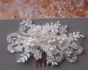 Small Lace hair comb, Wedding hair comb, Bridal Headpiece, Pearl Wedding Hair Clip, Bridal Hair Accessory, Wedding Hair accessory