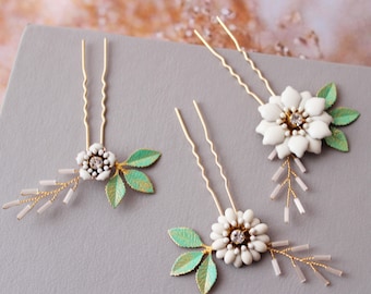 Gold Flower Hair Pins, Wedding hair pins, Wedding hair piece, Bridal headpiece, Wedding Headpiece , Green leaf flower Bridal Accessories, UK