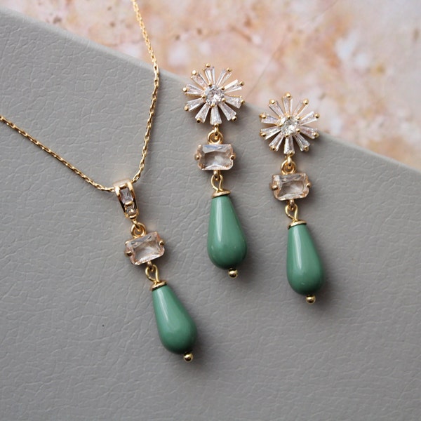 Gold Green bridal jewelry set Green wedding necklace and earring set Floral earrings Pearl drop earrings Wedding jewelry set for her prom