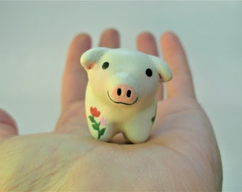 VENTE Parker, le petit cochon d’art fleuri - style vintage sculpté à la main miniature en pierre argile art populaire ornement totem animal avec histoire originale