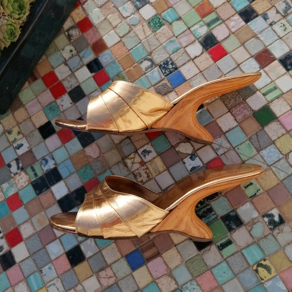 1950s boomerang gold lame shoes