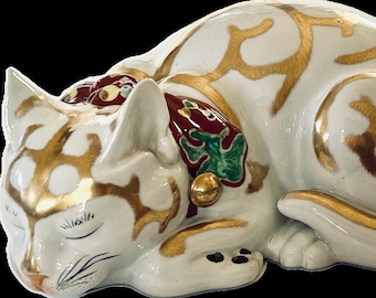 Japanese Kutani Porcelain Sleeping Cat—nemuri Neko With PINK
