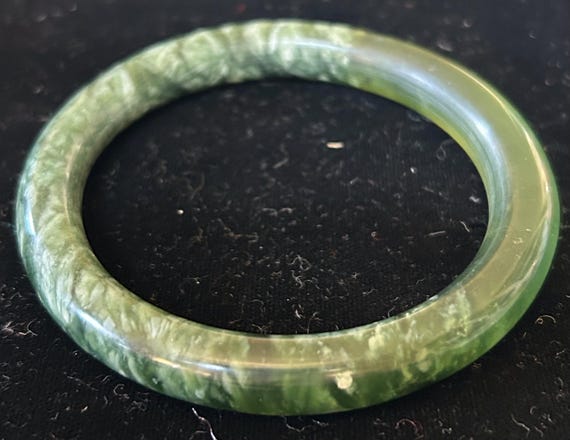 Moss Jade Bangle