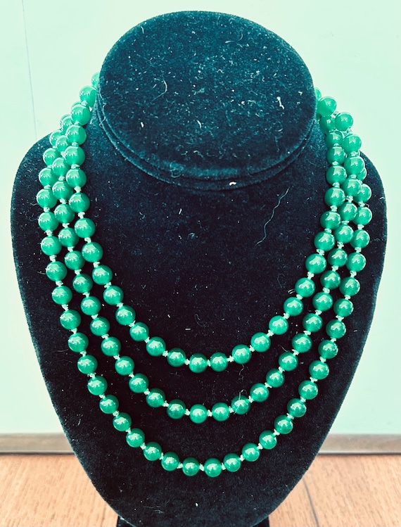 Flapper Length Peking Jade Green Glass Beaded Neck