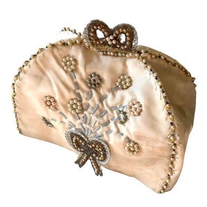 High-Tea Beaded Cosy