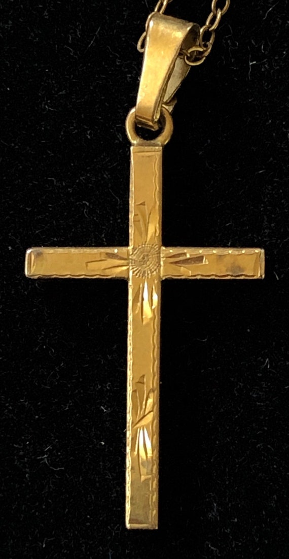 14K Gold Cross Pendant Necklace