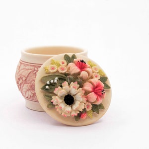 Ceramic Trinket Box, by Handcast designs Ltd UK. Beautiful Crysanthemum and Lily Design, Made in England, Circular Shaped