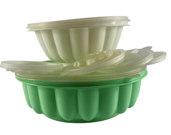 Vtg Tupperware Jello Mold Set Jel-N-Serve Mold 1 Green & 1 White w/ Design Seals