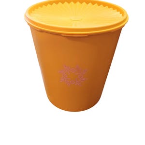 Vintage Tupperware Yellow Plastic Servalier Canister starburst seal