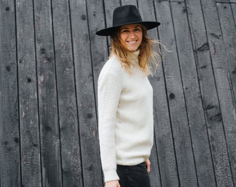 Hand Knitted Alpaca Wool Turtleneck Pullover – White, Loose Fit