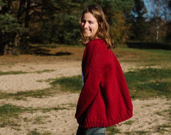 Alaska Cardigan - Oversized Cardigan - Chunky Cardigan - Loose Fit Pullover - Roter Pullover - Schafwolle Pullover - Offener Frontpullover