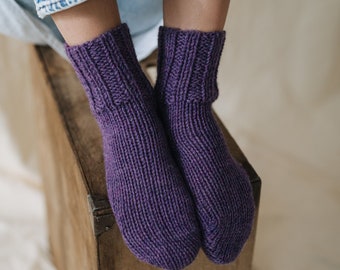 Canna Socken, Damen Wollsocken, Lila Socken für Frauen, Unisex Wollsocken, Herren Wollsocken, Hand gestrickte Wollsocken, 100 % Schafswolle Socken