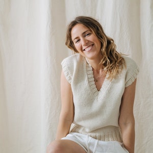 IRIS vest, Knitted wool vest, White wool vest, V neck sweater, Winter wool vest, Chunky wool vest, Hand knitted vest, Oversized wool vest