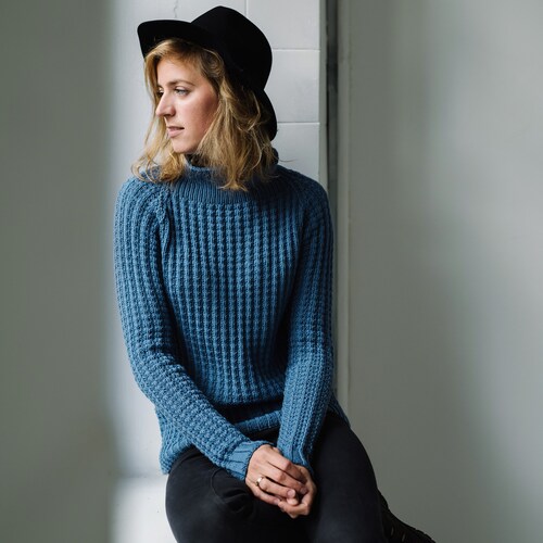 Lora Pullover Merino Wool Sweater Blue 