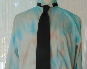 Men's L 32-33 Hand Tie Dye Tuxedo Shirt in Shade of Water Color Blue and Sherbet Orange