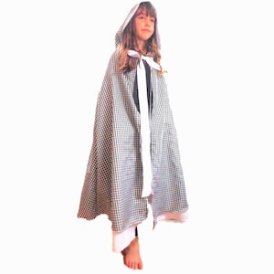 Big kid&#39;s One Size double layered Black and White Hooded Cape