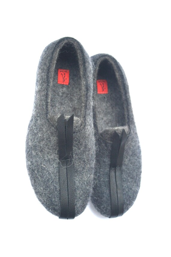 narrow slippers