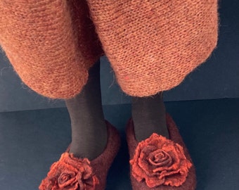 Flowers decorated slippers in Rust color