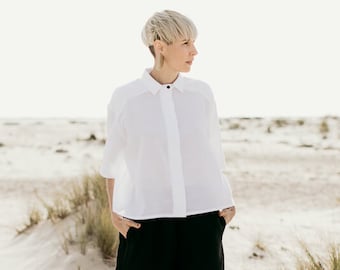 Casual minimalista moderno recortado camisa de cuello de viscosa blanca con manga corta