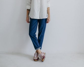 Minimalistisch skinny klassisch blau Baumwolle Jeans elastische Taille bequem und lässig