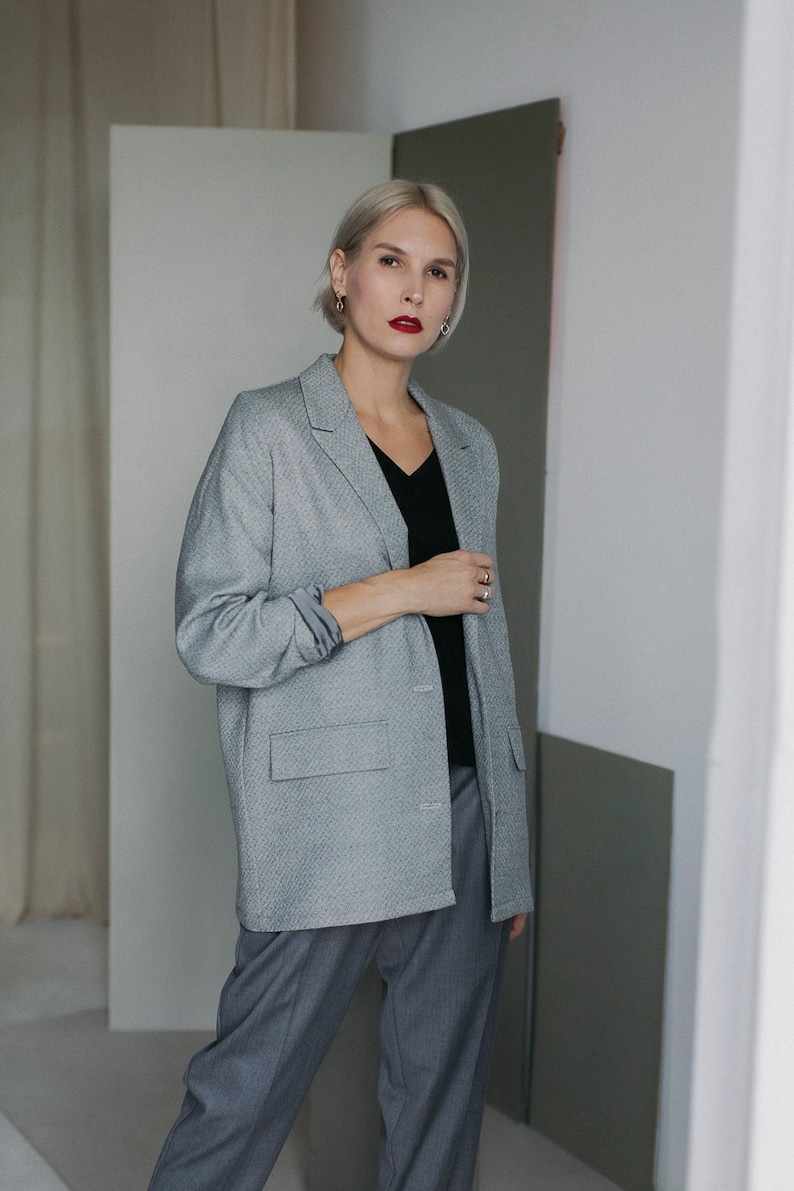 Grijs minimalistisch wollen jas natuurlijk pak comfortabel moderne kantoorstijl OXI afbeelding 2