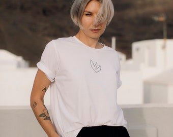 Minimalistic oversized white tshirt with an abstract silkscreen print LaPlaya