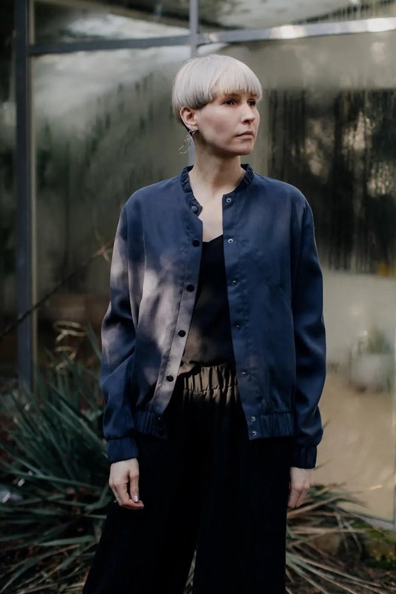 Navy blue top light jacket