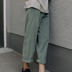 Sage green corduroy wide minimalistic pants comfortable trousers WEEKEND zdjęcie 8