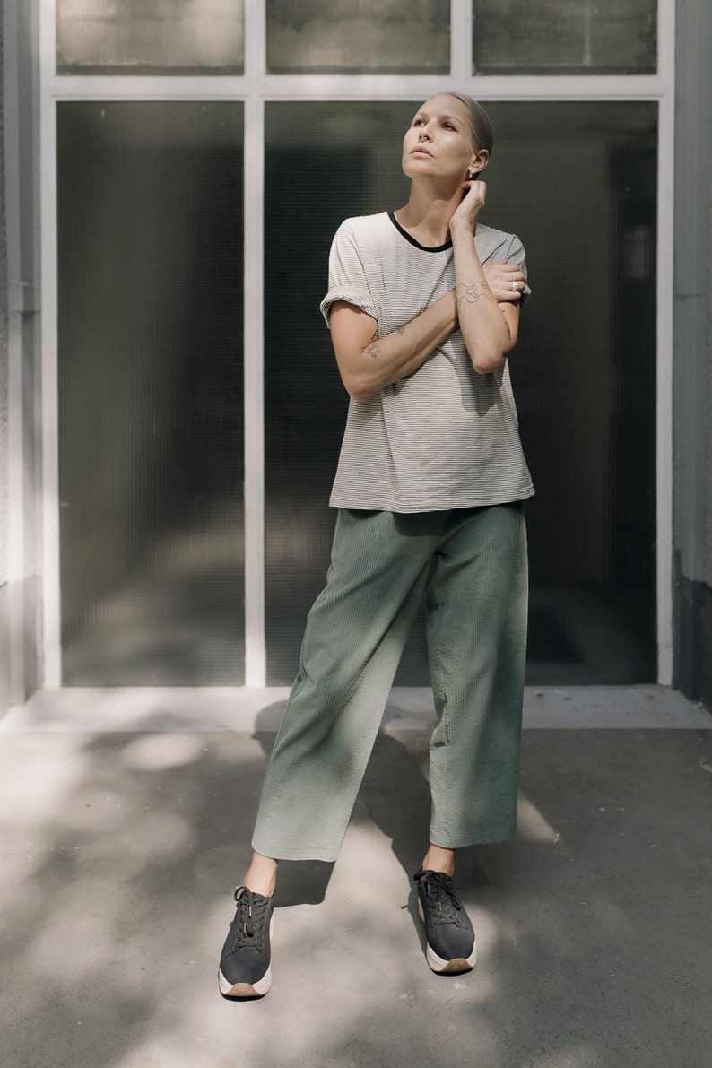 Sage green corduroy wide minimalistic pants comfortable trousers WEEKEND zdjęcie 9