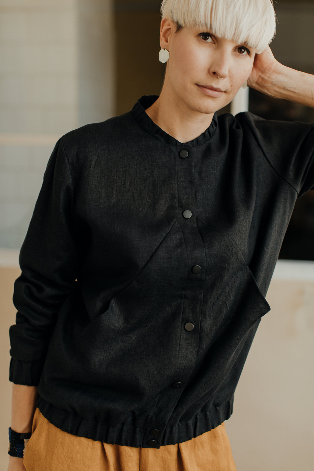 Black linen minimalistic bomber jacket spring light jacket VILA