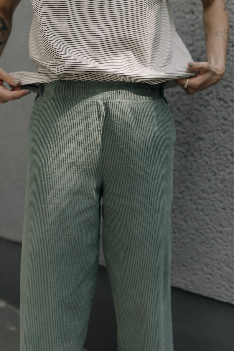 Sage green corduroy wide minimalistic pants comfortable trousers WEEKEND zdjęcie 5