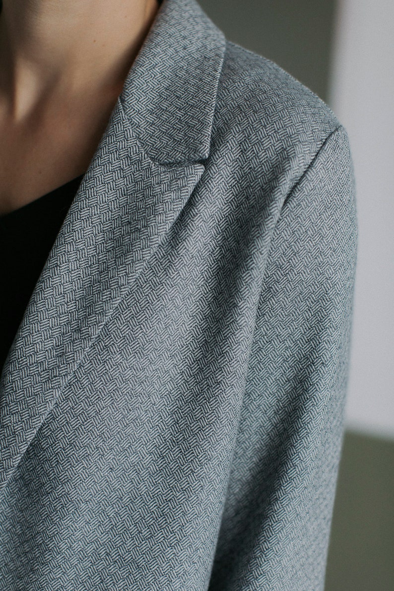 Grijs minimalistisch wollen jas natuurlijk pak comfortabel moderne kantoorstijl OXI afbeelding 6
