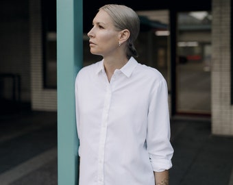 Minimalistic white linen and viscose blend elegant simple white collar shirt MITTE