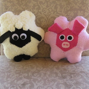 Stuffed Toys A Sheep and a Pig Hexagon Pin Loom Weaving Pattern image 1