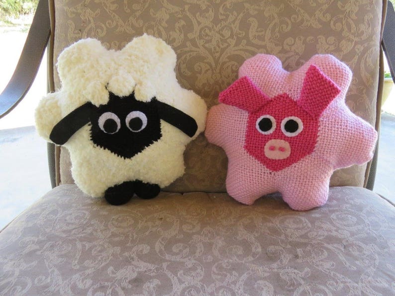 Stuffed Toys A Sheep and a Pig Hexagon Pin Loom Weaving Pattern image 1