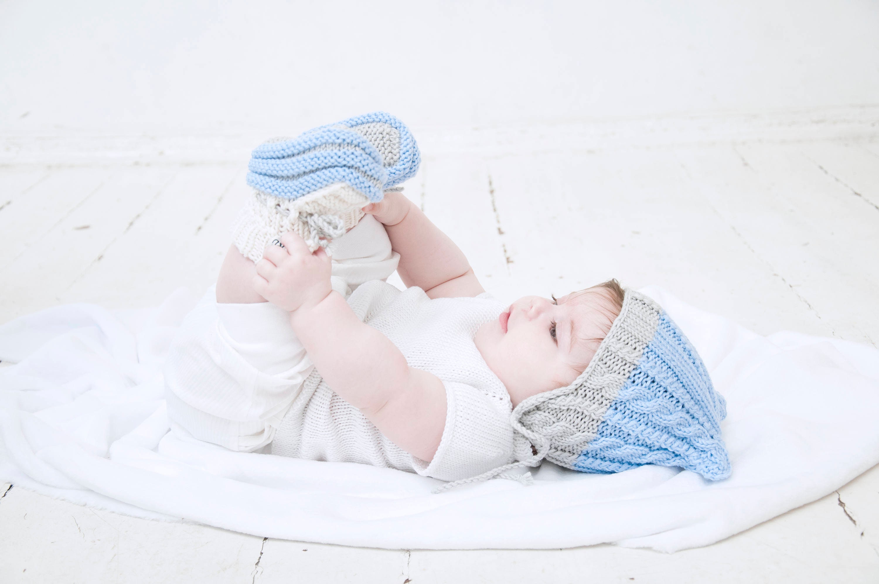 Pregnancy Reveal Baby Booties in a Cute Box Newborn Boots Blue - Etsy Pregnancy Reveal Baby Booties in a Cute Box Newborn Boots Blue - Etsy