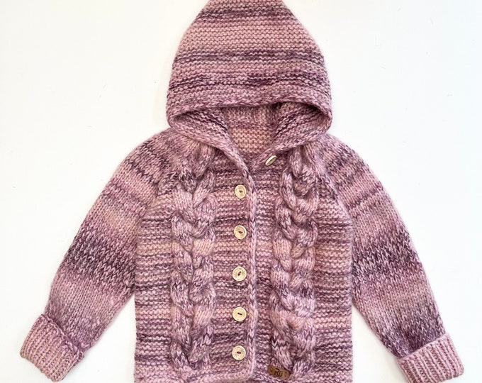 110/116 (4-6 gadi) - Gaiši rozā jaka ar kapuci  - gatava sūtīšanai