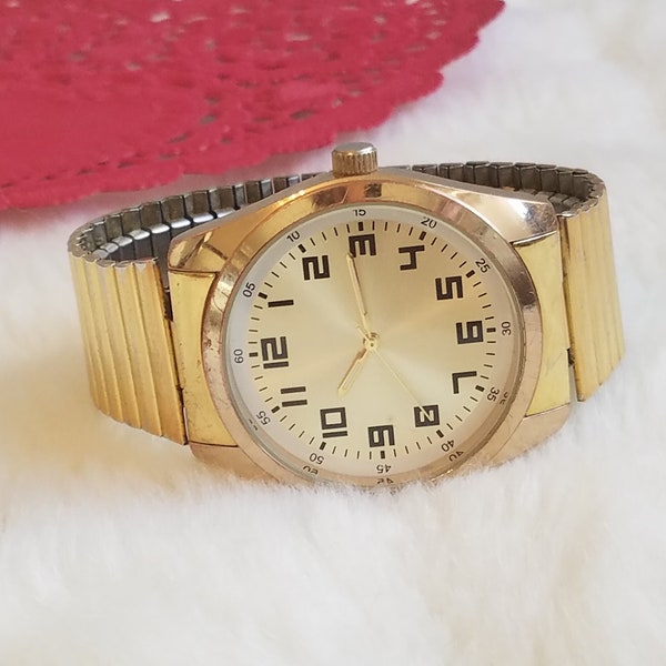 Vintage Men's Gold Tone Metal Chunky With Stretch Band & New Battery Watch For Father's Day Gift