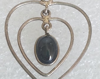 1980's Valentine's Day Gift 925 & Black Onyx Open Heart Pendant Necklace Strung On Specialty 925 Chain