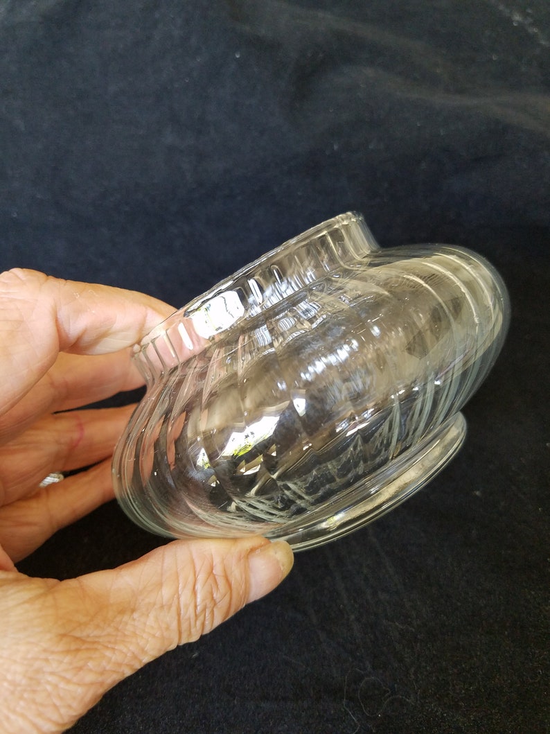 Vintage Flower Within Flower Home Decor,Cut-Out Flower Ornate Textured Surface Ribbed Glass Lidded Flower Potpourri Jar Round Metal Lid