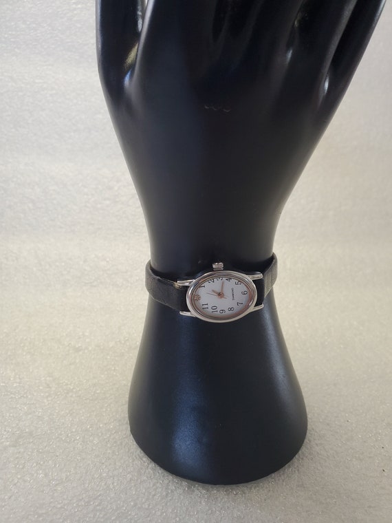 Vintage Ladies Diamond Quartz Timekeeper Watch W/… - image 3