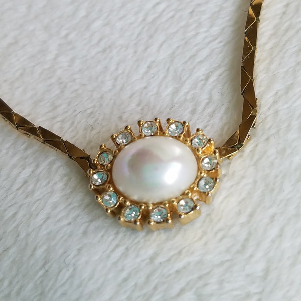 1960's Designer Christian Dior Mabe Pearl W/Halo Oval Shape Pendant Choker Necklace Fine Jewelry For Her