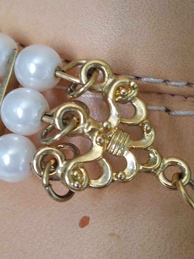 Chic Vintage Triple Pearl Beaded Choker Ornate Gold Tone Finding Wedding Jewelry Bridal Jewelry Elegant Faux White Pearls Multi-Strand