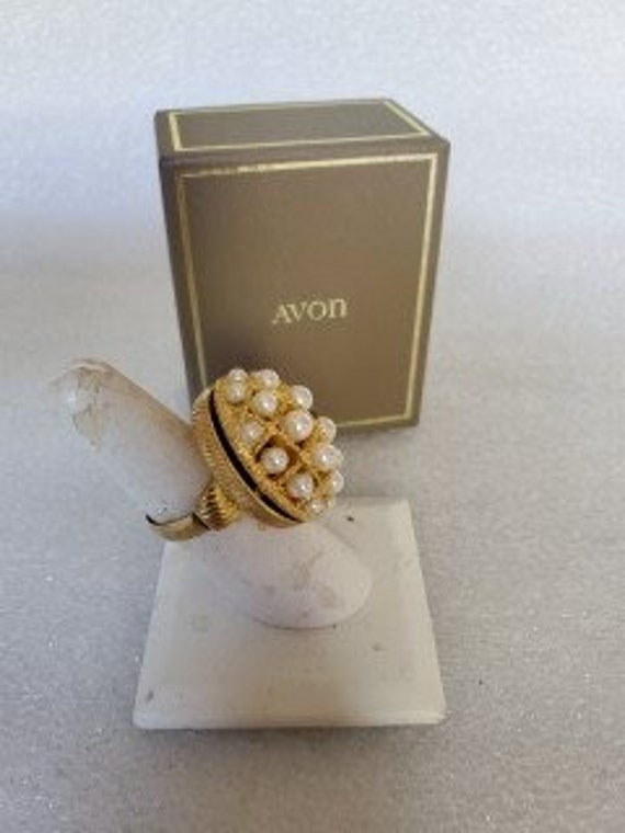 Avon 1973 Pearls Glace With Dome Faux Pearls Eggs… - image 1
