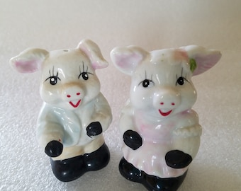 1950s Hand-Painted Porcelain Pig Salt & Pepper Shakers – Mid Century Kitchen Decor